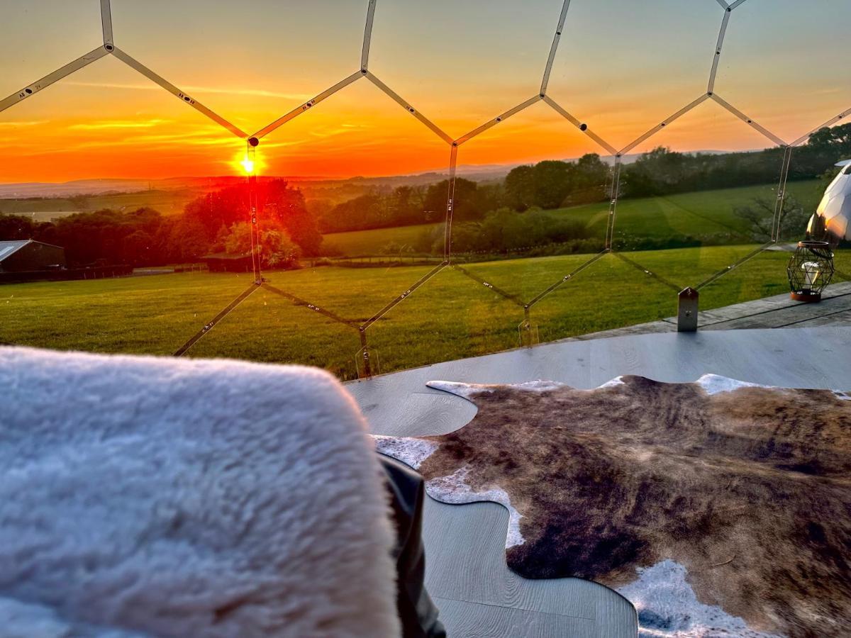 Hotel Deerstone Glamping-Pinhaw Beacon Dome Hot Tub Earby Exterior foto