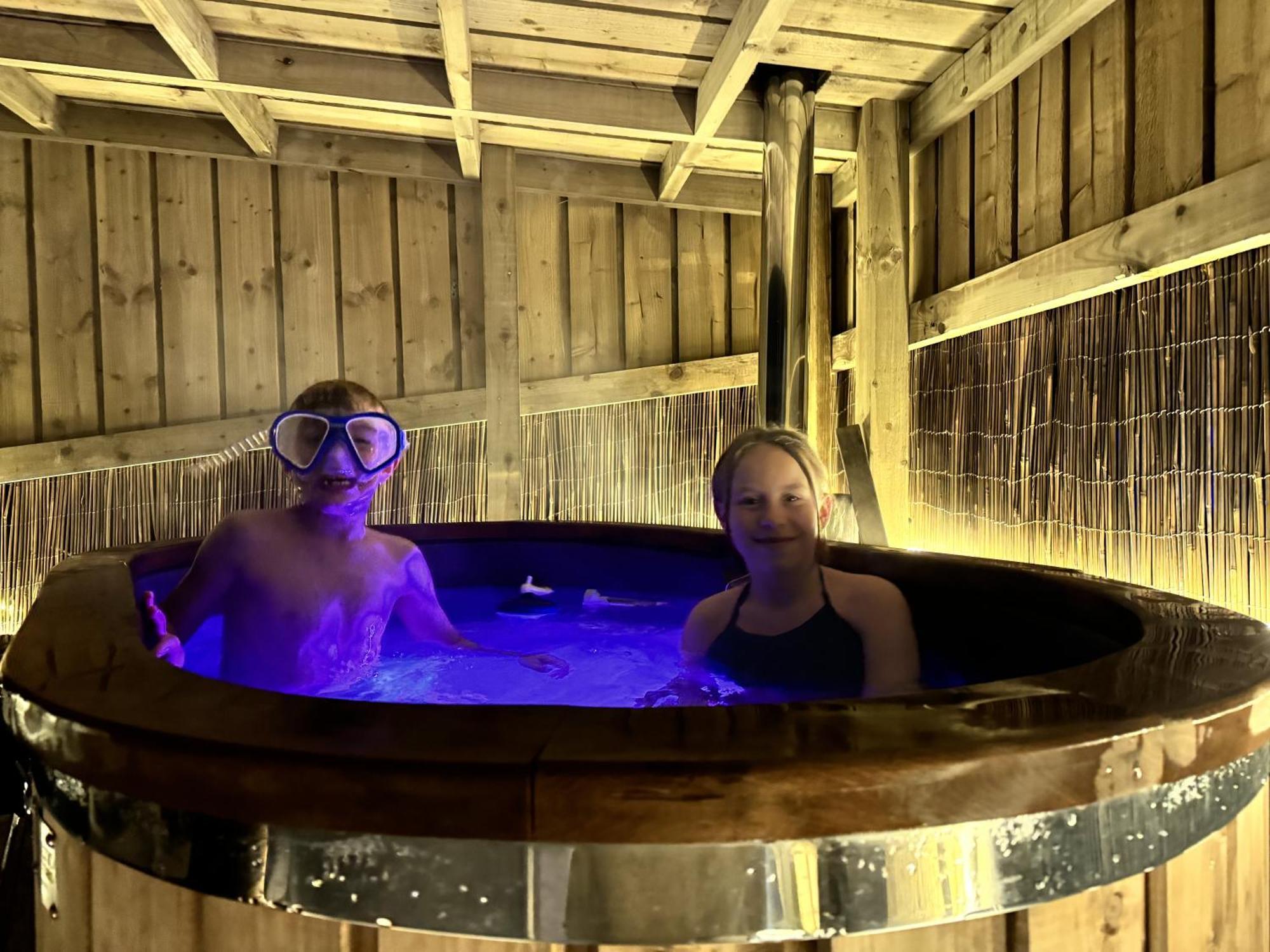 Hotel Deerstone Glamping-Pinhaw Beacon Dome Hot Tub Earby Exterior foto
